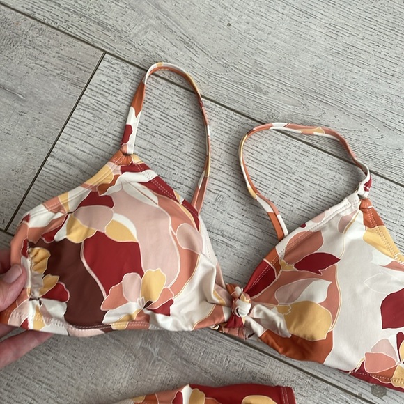 VICI bikini set graphic floral muted safari colors XL Top/ L bottom like new - Picture 5 of 8